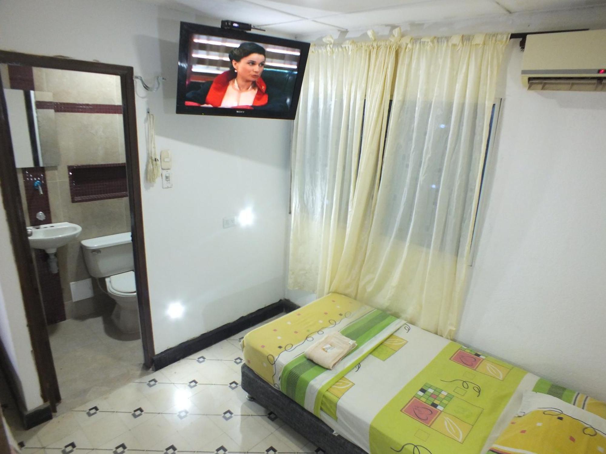 Hotel Malecon Del Rio Barranquilla  Bagian luar foto