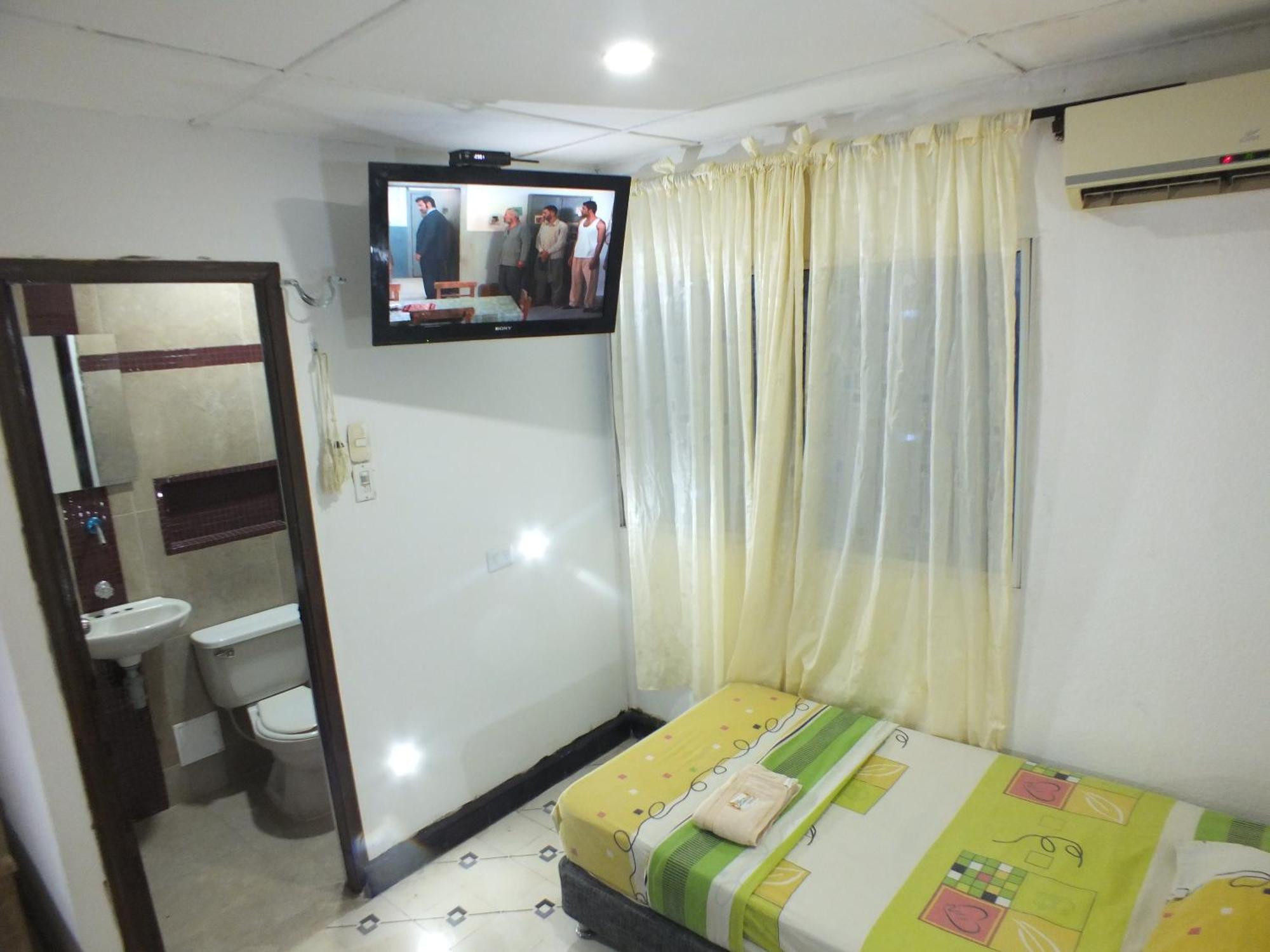 Hotel Malecon Del Rio Barranquilla  Bagian luar foto